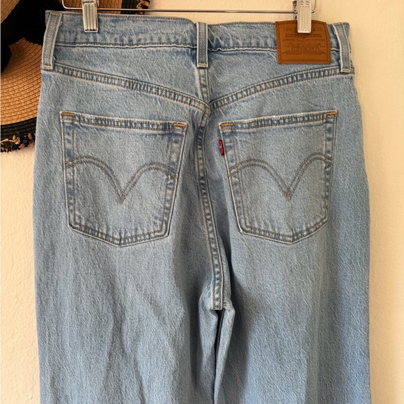 Levi's Premium Ribcage Bell Jeans Wide Leg Flare Size 30 - Picture 10 of 16